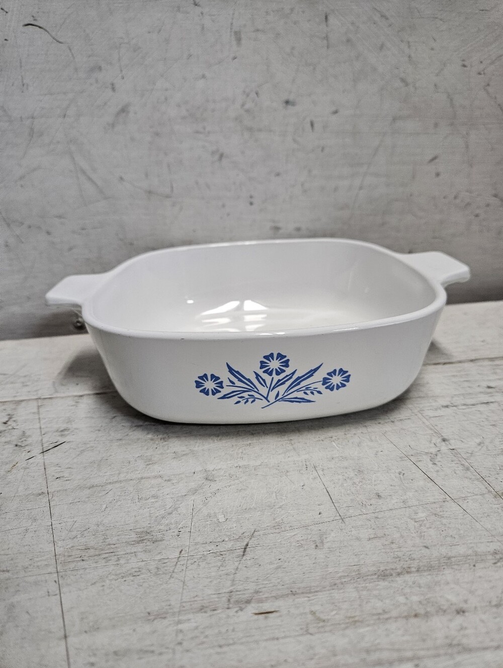 CORNING WARE P-1-B 1 QT. Corn Flower Casserole Bsking Dish Vintage Collectible